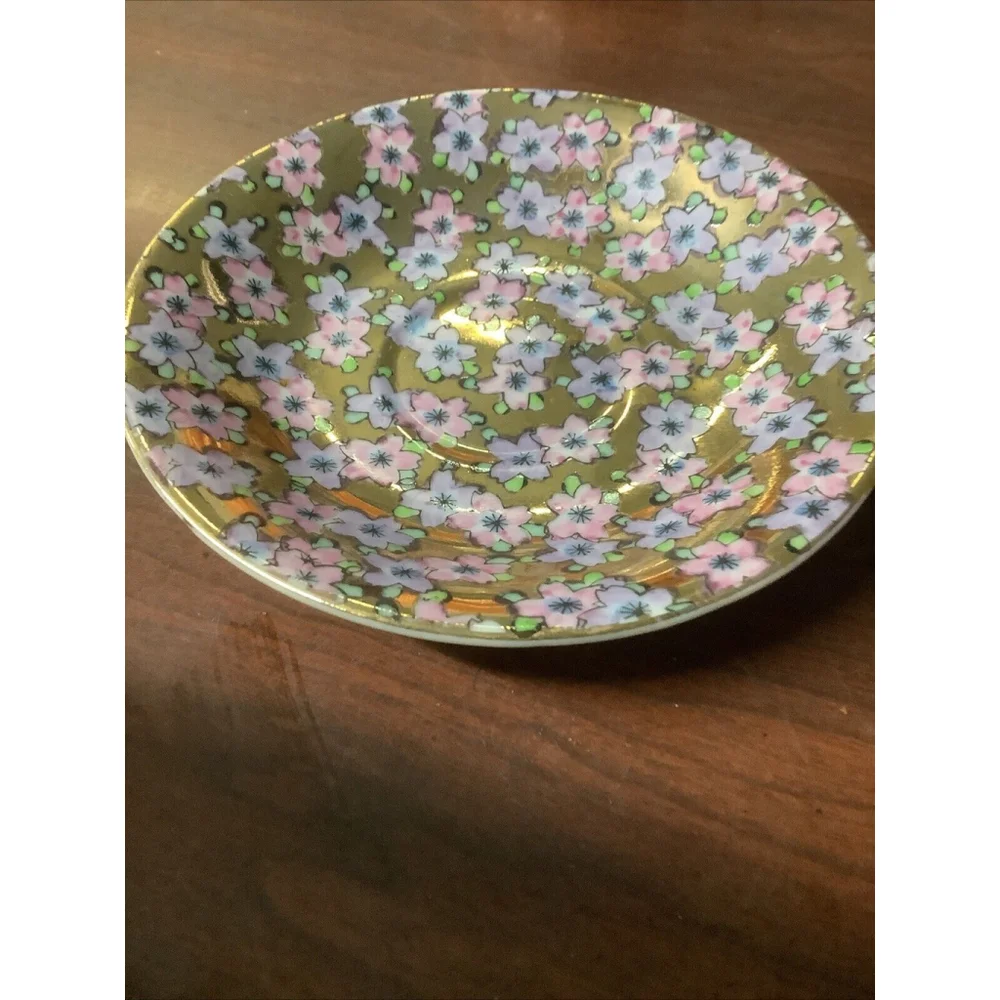 Lmari? Japan- Floral Chintz on gold